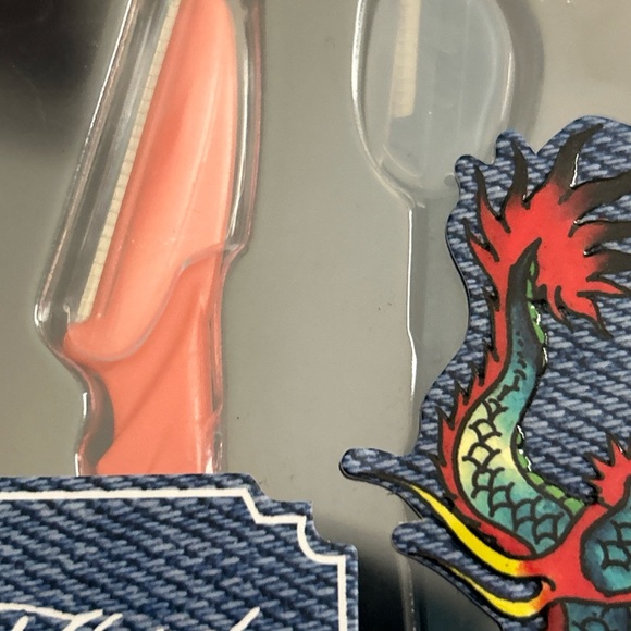 Ed Hardy 3 pc men's Facial Touch-up Razor Set travel grooming kit & Razor See - Picture 6 of 12